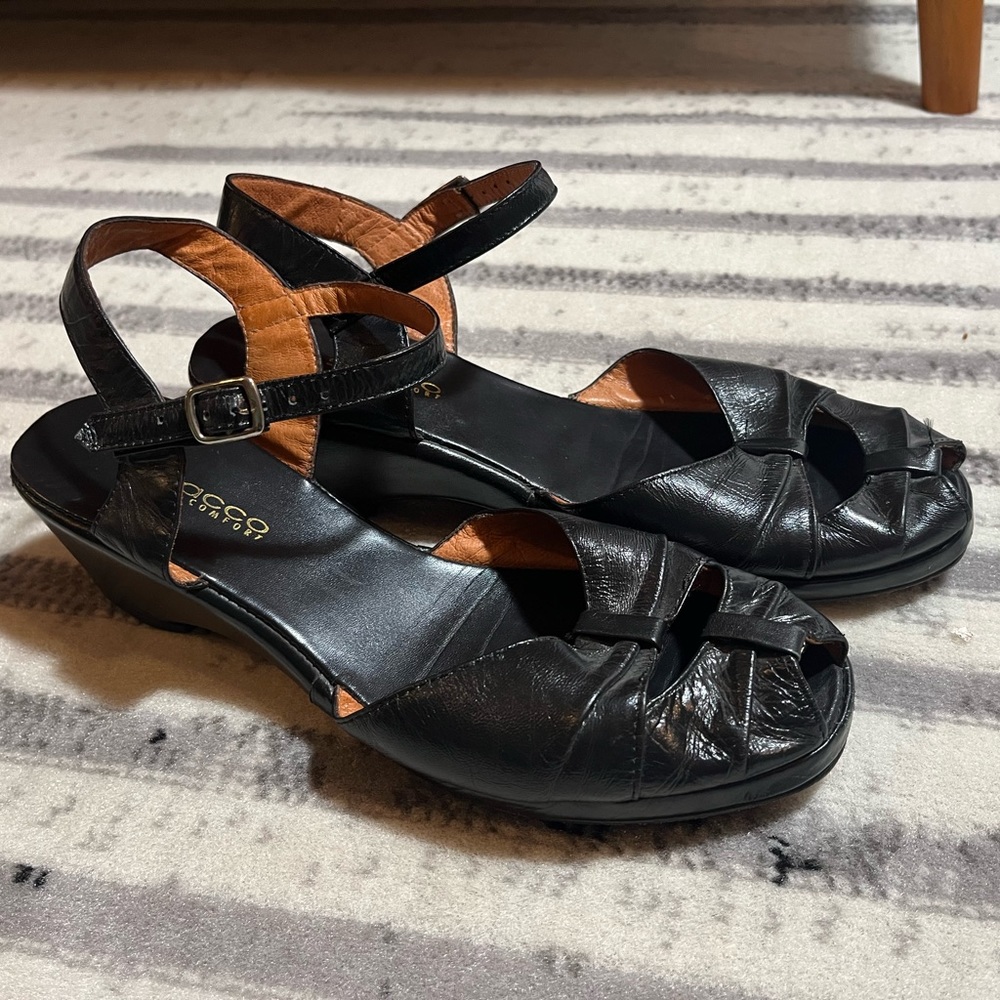 Sacco black wedge sandals
